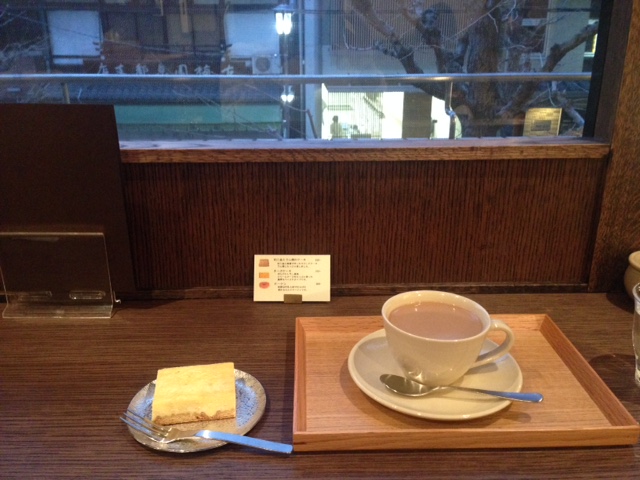野田淳子さん・こくたせいこさんの着物に松の綴れ帯。_f0181251_18361732.jpg