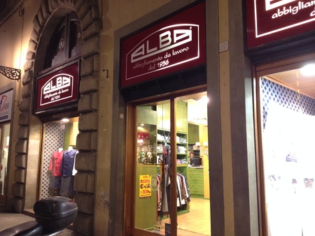 フィレンツェ中心街にあるコック服の専門店_a0136671_2325578.jpg