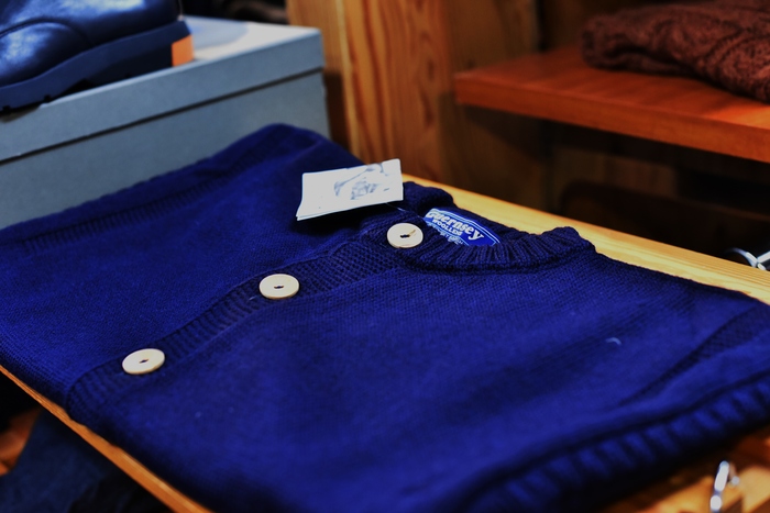 Guernsey Woollens Knitwear。。。今に･･これからに･･･Traditional Guernsey CARDIGAN！★！_d0152280_1857078.jpg