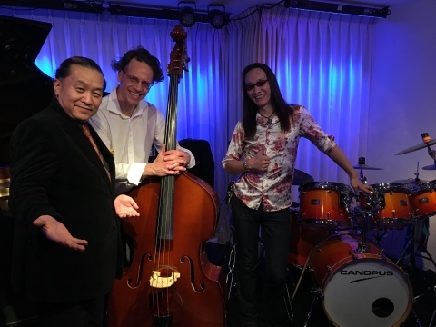 広島 Jazzlive comin 本日月曜日のライブ!_b0115606_11324256.jpg