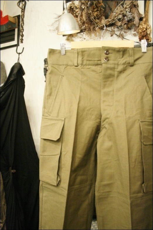 遅くなったので簡単に。(フランス軍　M-47　パンツ　デッドストック)_f0180307_01570323.jpg