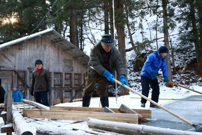 日光 四代目徳次郎の天然氷切り出し第2弾_e0227942_22342823.jpg