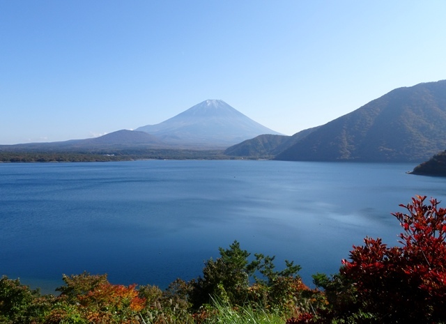 ⑧.アメリカ大変革＆富士山囲む身延山・本栖湖・忍野八海、Yoshikiクラッシックコンサート_b0173754_11192628.jpg