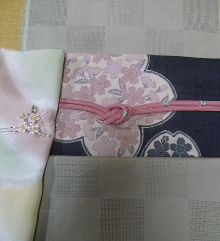しょうざん生紬一珍染桜の名古屋帯に奥順市松柄結城紬。_f0181251_20213966.jpg
