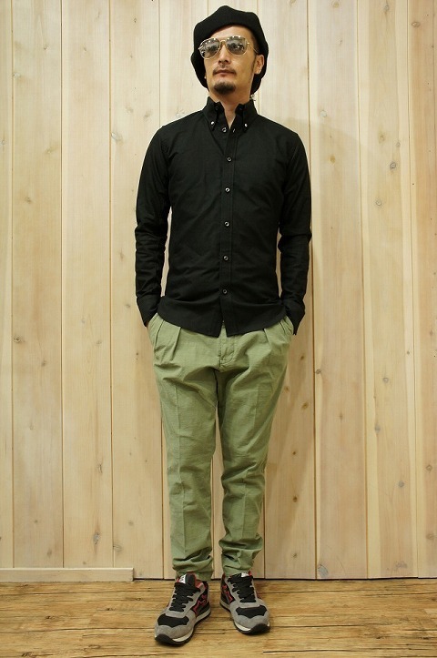 動きやすいタックデザイン！【junhashimoto】【ジュンハシモト】1071710012 2 TUCK MILITARY TROUSERS [KHAKI]☆そして、意識。_b0108653_22440865.jpg