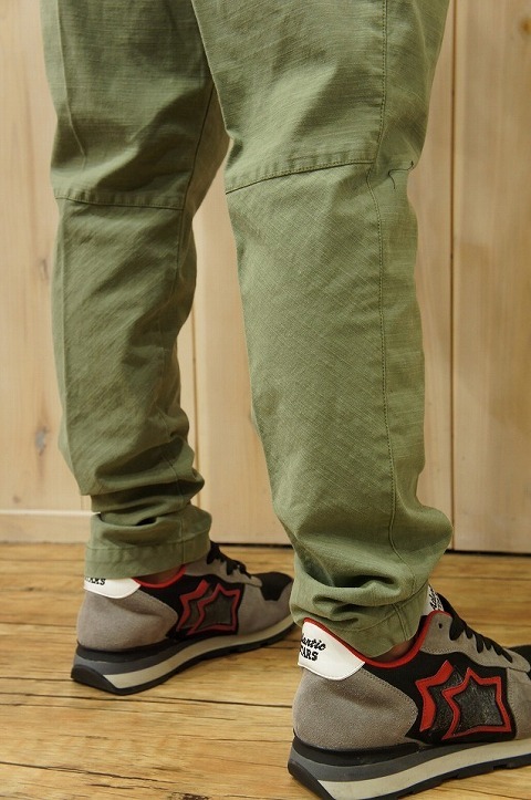 動きやすいタックデザイン！【junhashimoto】【ジュンハシモト】1071710012 2 TUCK MILITARY TROUSERS [KHAKI]☆そして、意識。_b0108653_22452301.jpg