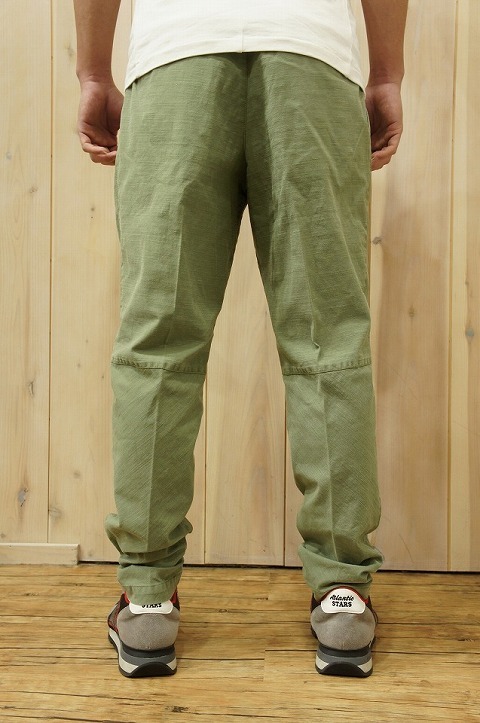 動きやすいタックデザイン！【junhashimoto】【ジュンハシモト】1071710012 2 TUCK MILITARY TROUSERS [KHAKI]☆そして、意識。_b0108653_22452473.jpg