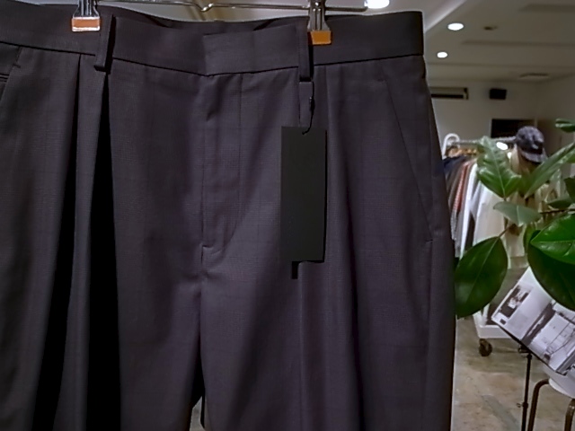 BLACK & BLUE　GLENCHECK TWO TUCK TROUSERS_d0269455_20462974.jpg