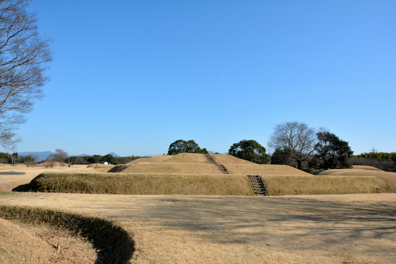 塚原古墳公園へ。_e0056537_21211572.jpg