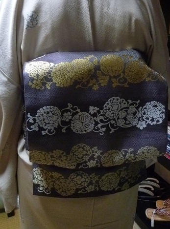 多津子さん・素敵な長羽織・小紋・まいづる三眠蚕帯。_f0181251_17335958.jpg