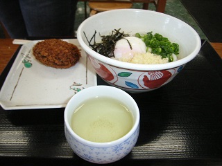 カフェレーサーで珈琲と饂飩_a0064474_22353912.jpg