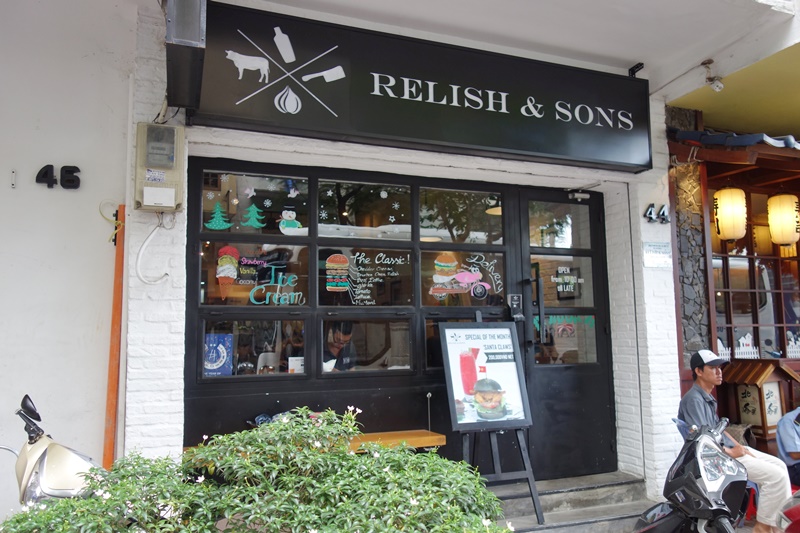 2016-\'17 年越しベトナム～RELISH&SONSのハンバーガーランチとCiao Cafeの絶品プリン_d0133704_13502985.jpg