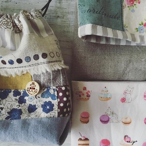 ハギレで作る布小物と著書の事。久々のチラリズム&刺繍サンプラー_f0023333_20190934.jpg
