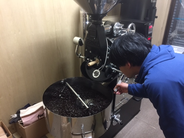 若き焙煎マン参上!_a0077071_14360520.jpg