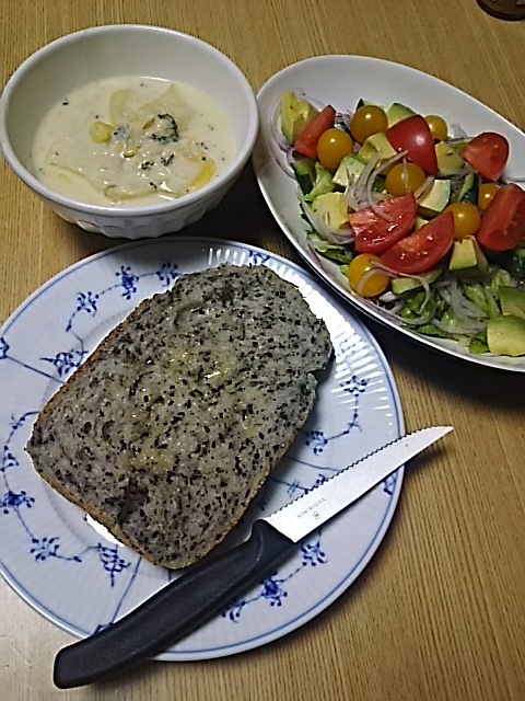 ごまパン焼いたよ_f0316507_20543550.jpg