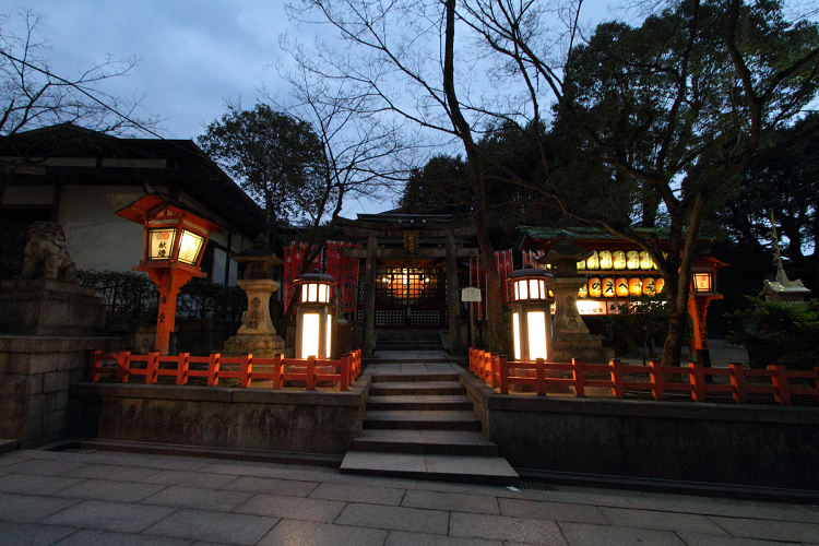 冬の八坂神社_b0169330_16314217.jpg