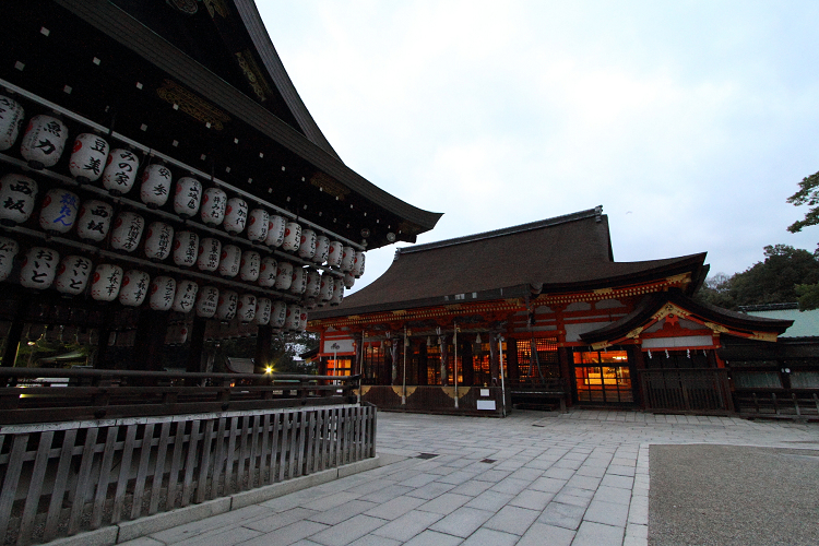 冬の八坂神社_b0169330_1754650.jpg