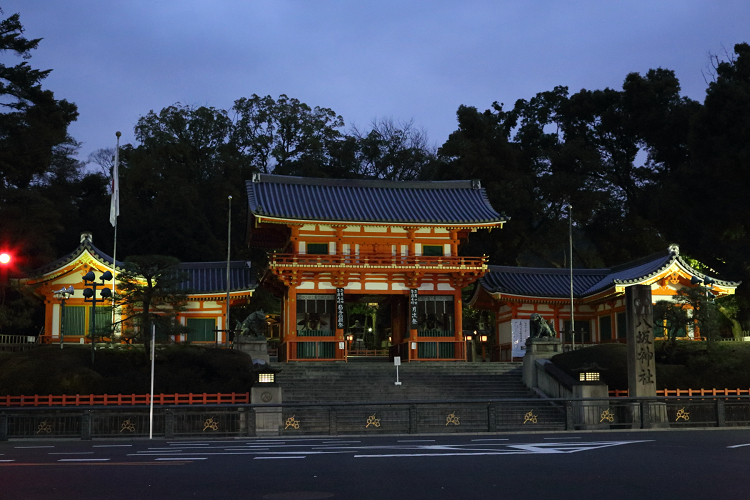 冬の八坂神社_b0169330_8264157.jpg