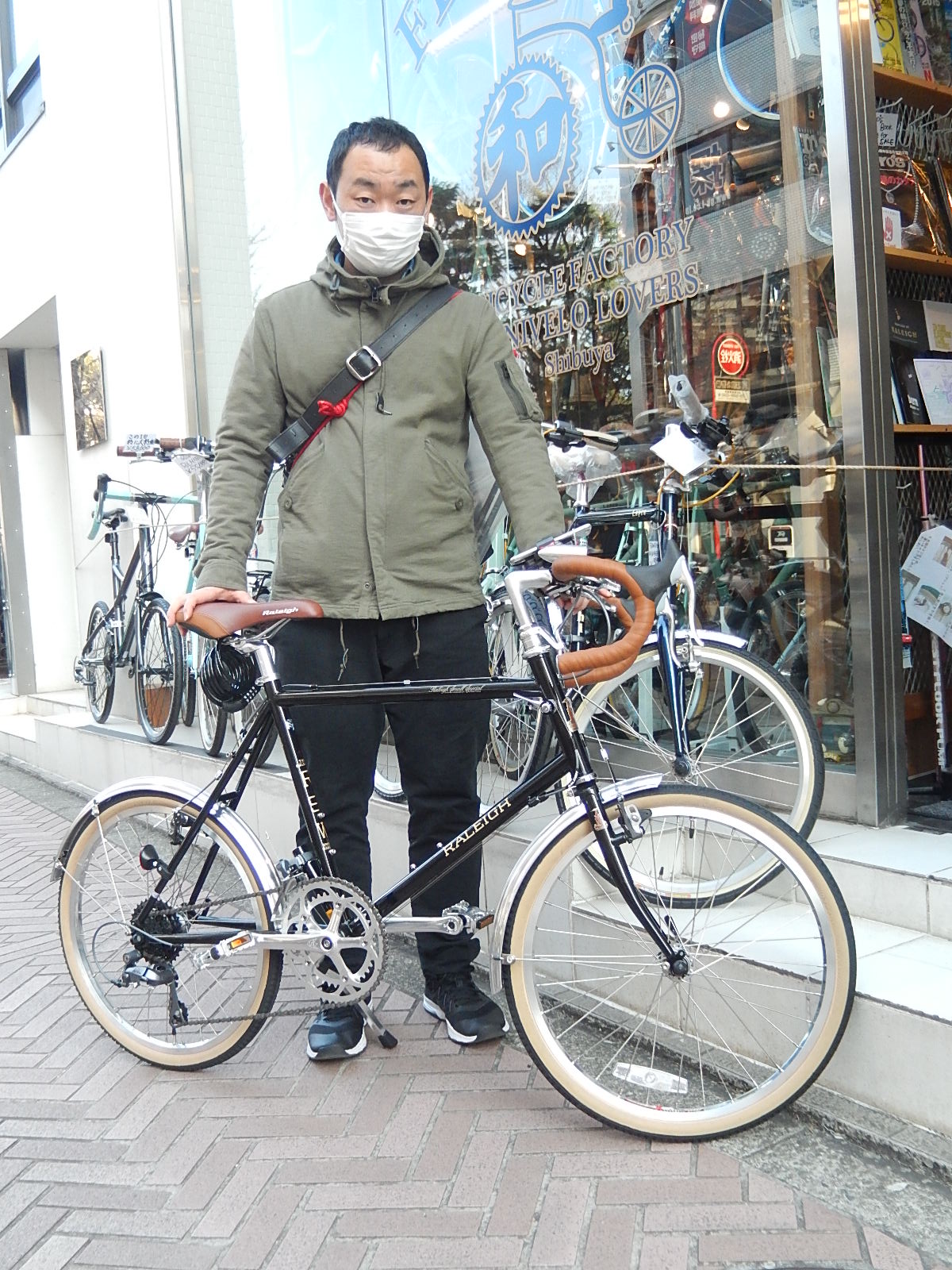 1月28日　渋谷　原宿　の自転車屋　FLAME bike前です_e0188759_1920933.jpg