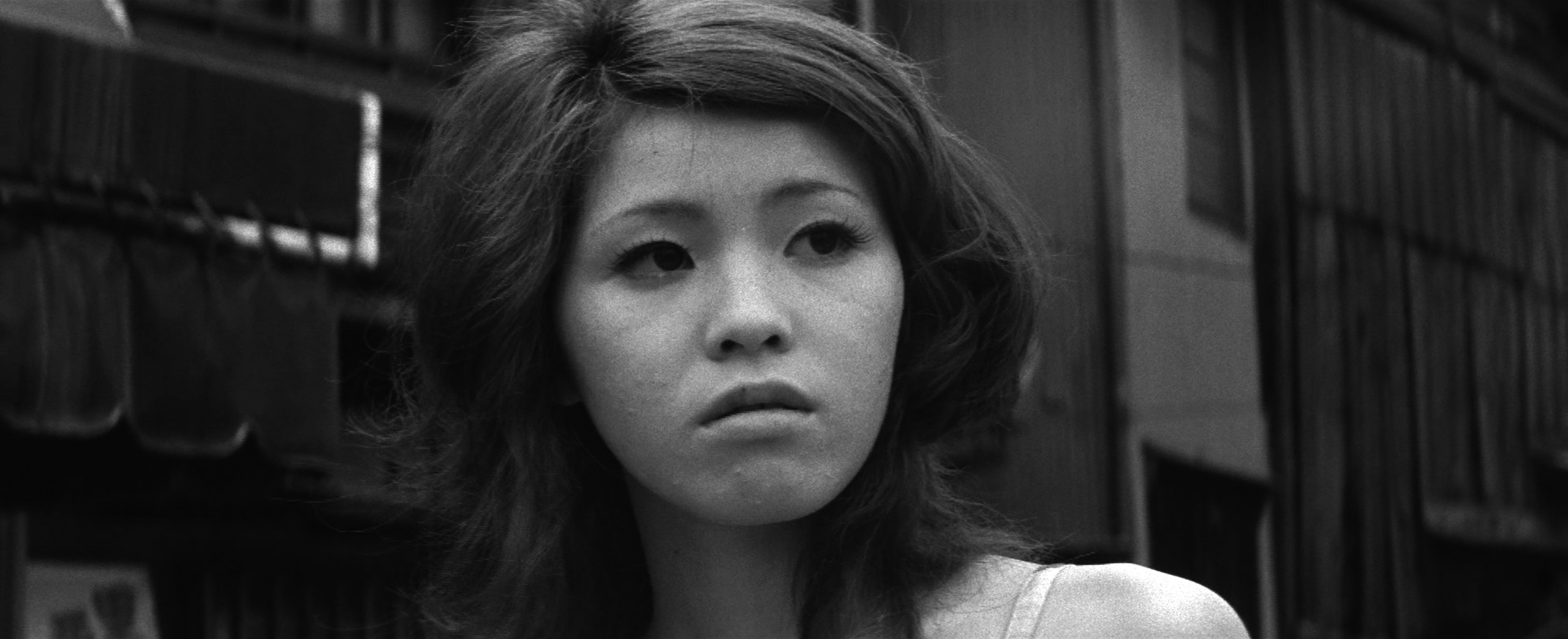 芹明香(Meika Seri)「㊙色情めす市場」(1974)・・・モノクロ編_e0042361_16504686.jpg