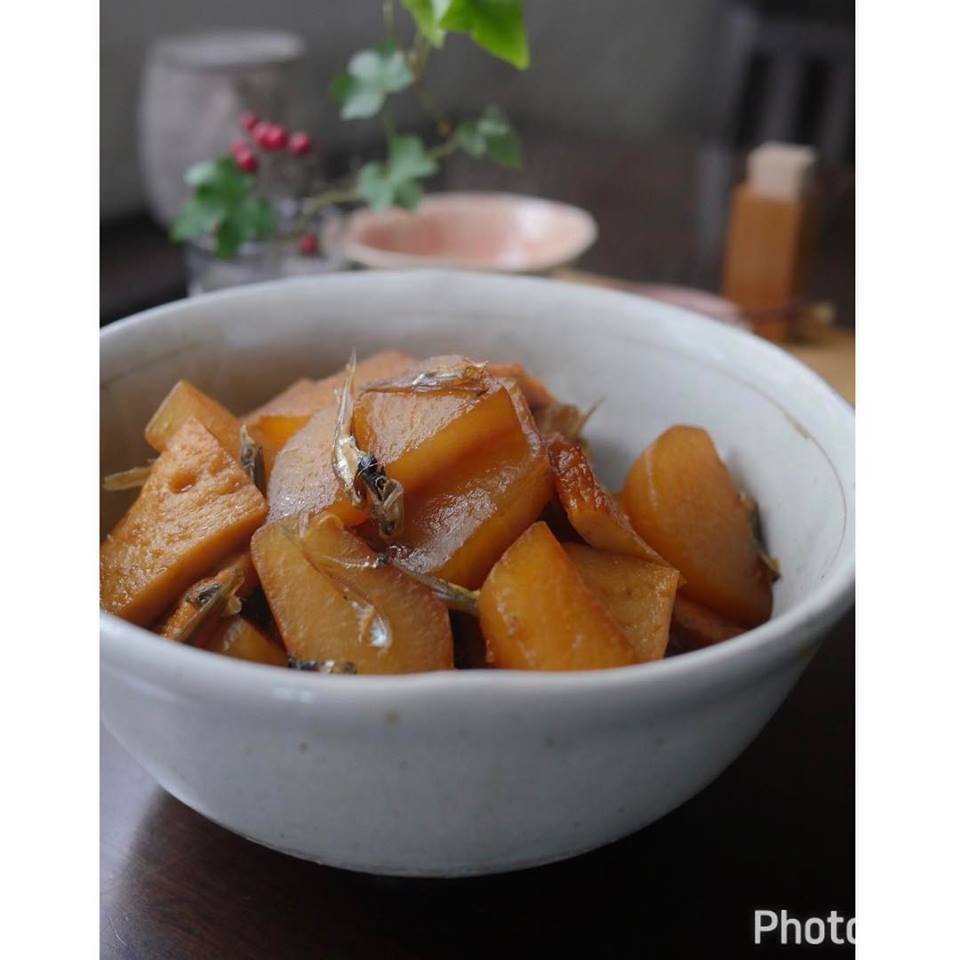 大根とさつま揚げの煮物 Undress 大根とさつま揚げの煮物 Undress