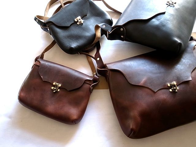 FERNAND LEATHER HORIZONTAL LATCH POUCH(L) : TODAY IS THE DAY