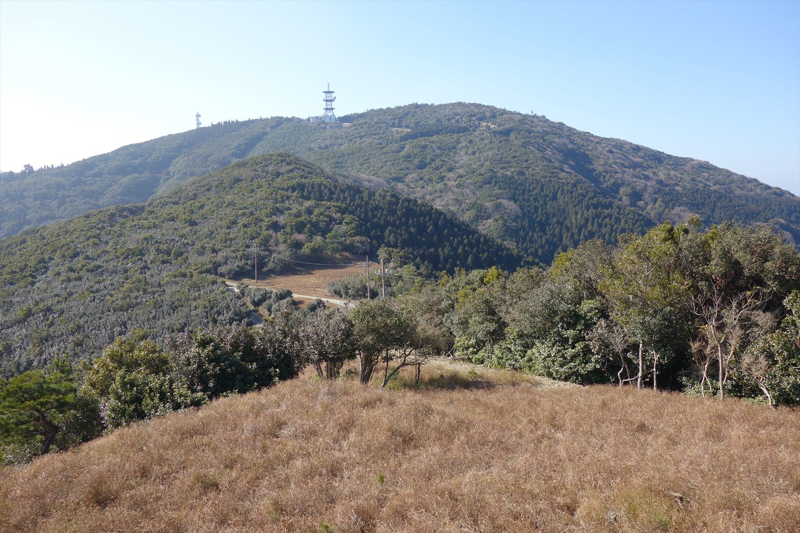 △　淡路島最高峰の諭鶴羽山と灘黒岩水仙郷を巡る山旅　△_f0348933_18121978.jpg