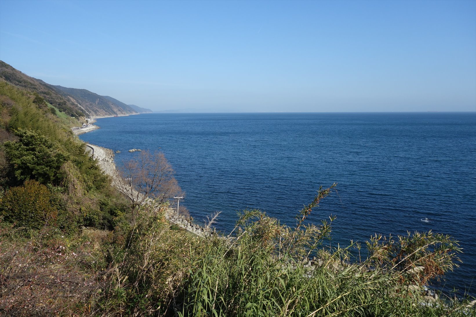 △　淡路島最高峰の諭鶴羽山と灘黒岩水仙郷を巡る山旅　△_f0348933_18274892.jpg