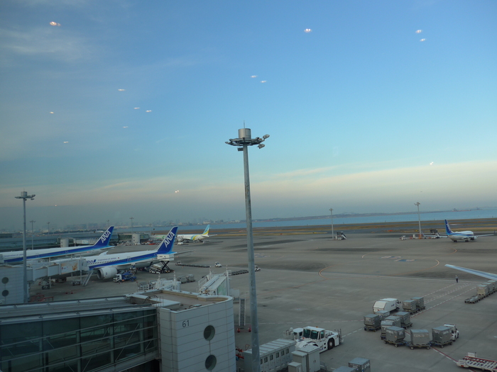 羽田空港第2ビル「エアポートグリル＆バール」へ行く。_f0232060_2129166.jpg