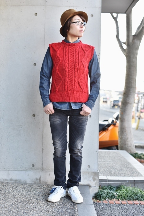 ARTESANIA ・・・ CABLE KNIT VEST (某メーカー・別注)!★!_d0152280_09130661.jpg
