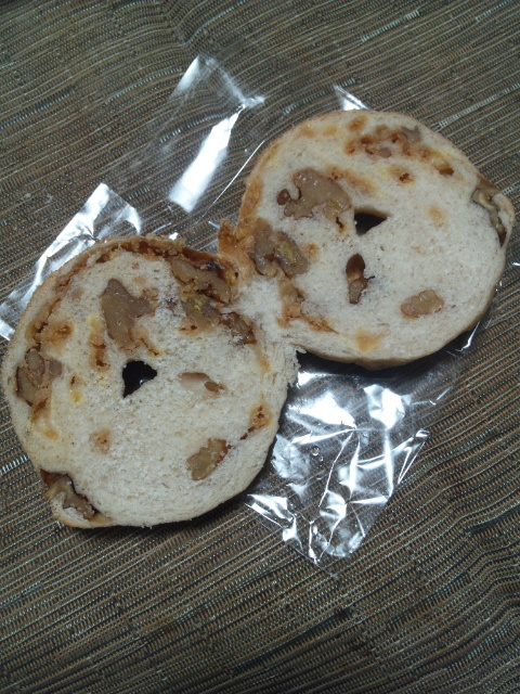 ワダベーグル キャラメルくるみ_f0076001_23405792.jpg