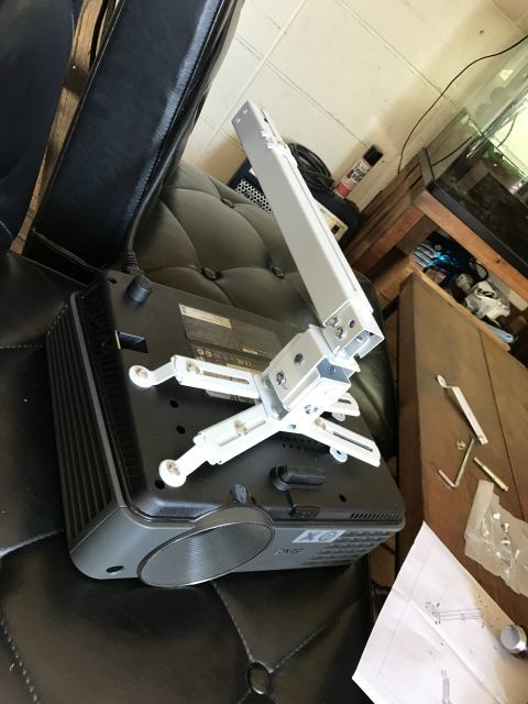 液晶プロジェクター_a0164918_19150948.jpg