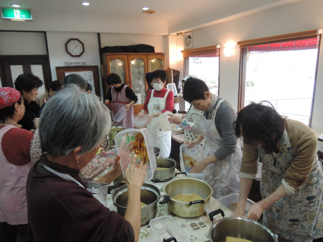 超簡単な味噌作り1日目_f0223914_1744194.jpg