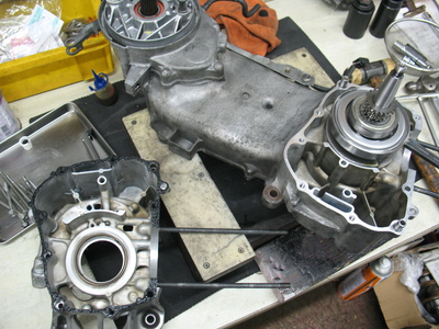 PCX エンジン①_e0114857_8571212.jpg