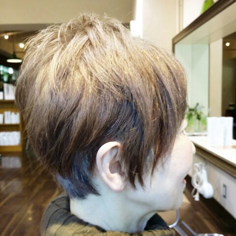 白髪染めを卒業するタイミング_a0272765_17062236.jpg