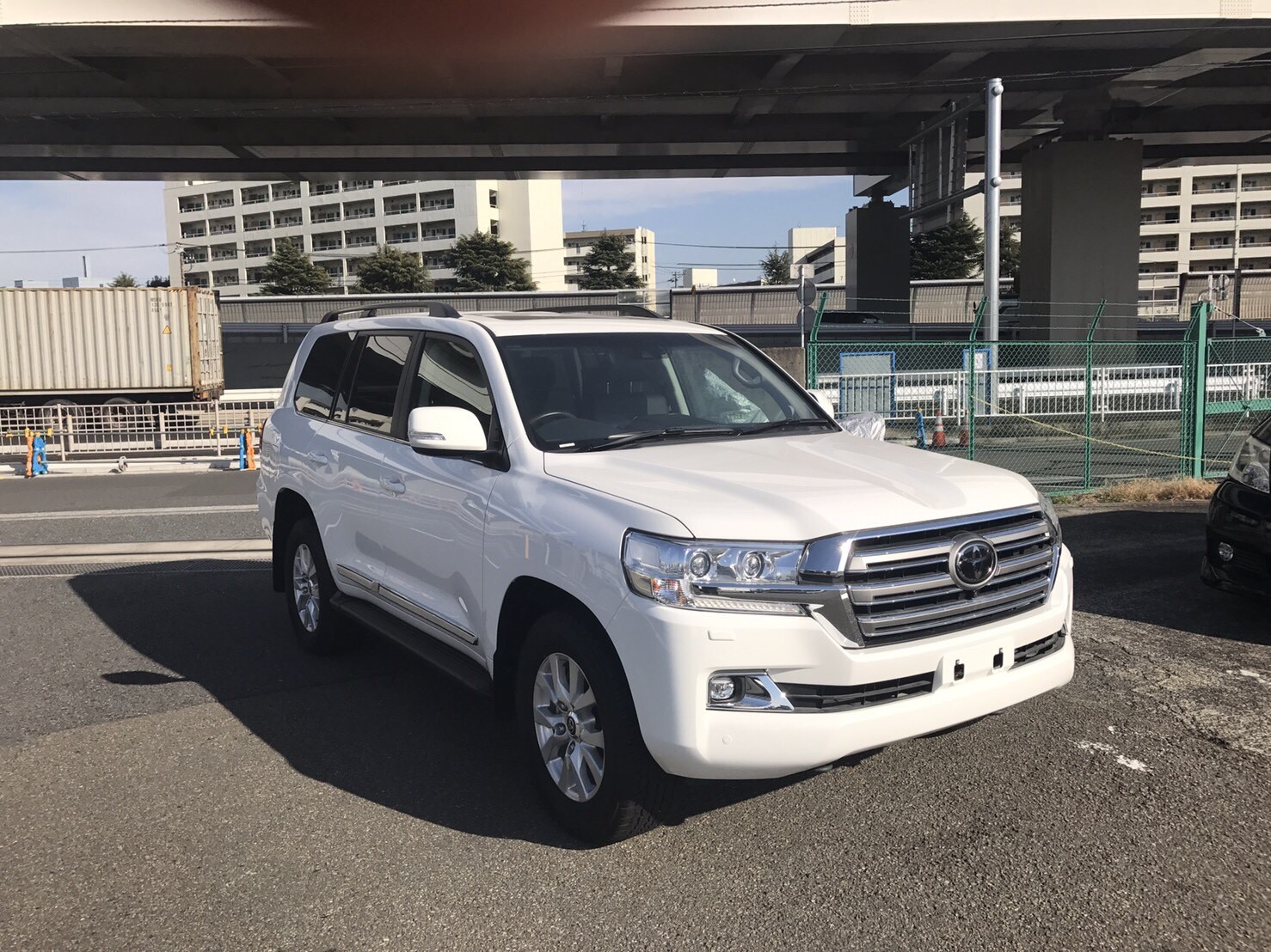 2月1日 水曜日のひとログ(。・ω・。) ランクル200ディーゼル横浜港到着♫_b0127002_17291535.jpg