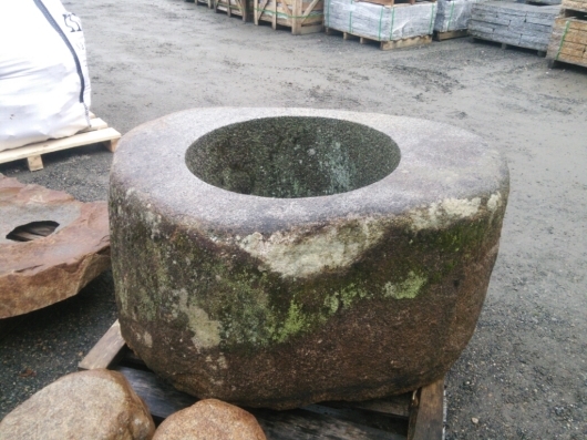 丹波鞍馬石製角井筒 丹波鞍馬石製角井筒 - メルカリ