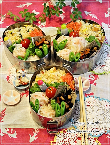 炒飯となんちゃってカニ焼売弁当と~♪_f0348032_18200695.jpg
