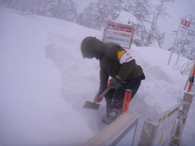 【滑走レポ　2017.1.6】 お正月明けのガチンコ・ノンストップ滑走！！まだまだヤブーランでござる＠かぐら（自由部門）_e0037849_20540529.jpg