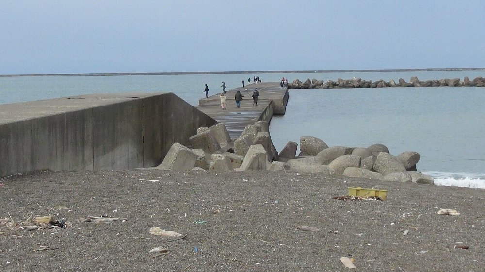 直江津の釣り場ー動画!_e0065084_17502385.jpg