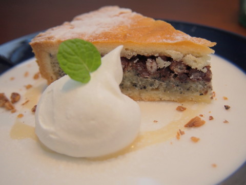 あずきのタルト:Coffee shop Hachicafe(弘前市)_b0147224_17421429.jpg