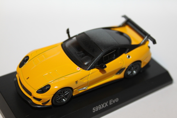 1/64 Kyosho Ferrari 12 599XX Evo_b0285587_757568.jpg