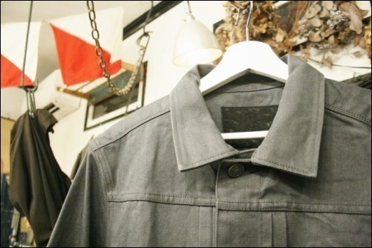 西武百貨店本店への出店へ導いた人。(A.P.C.チェスター、DRIESトレンチ、ALLSAINTSデニムジャケット、ALPHA ECWCSパーカー　メンズアウター)_f0180307_02270981.jpg