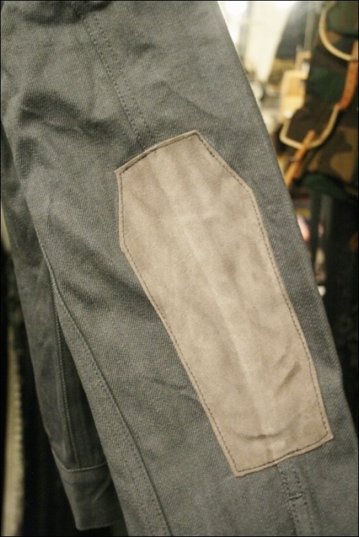 西武百貨店本店への出店へ導いた人。(A.P.C.チェスター、DRIESトレンチ、ALLSAINTSデニムジャケット、ALPHA ECWCSパーカー　メンズアウター)_f0180307_02281213.jpg
