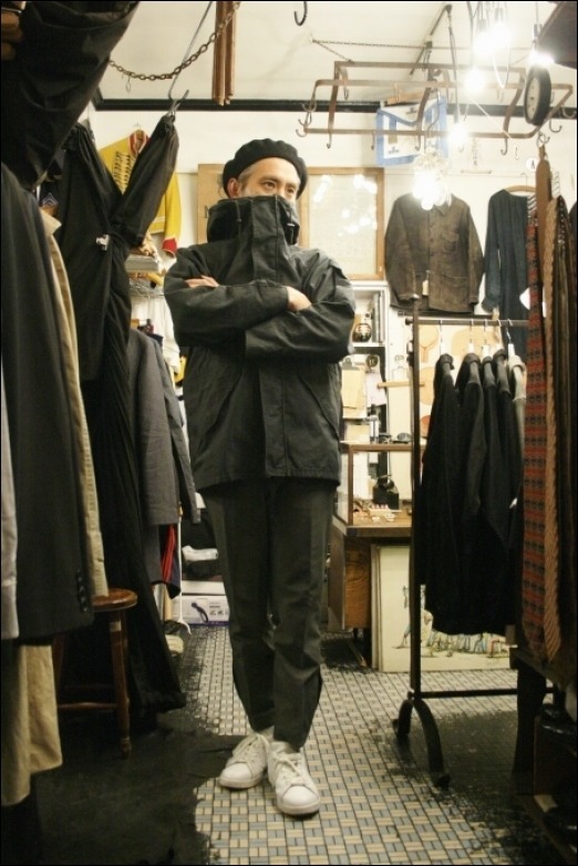 西武百貨店本店への出店へ導いた人。(A.P.C.チェスター、DRIESトレンチ、ALLSAINTSデニムジャケット、ALPHA ECWCSパーカー　メンズアウター)_f0180307_02291204.jpg