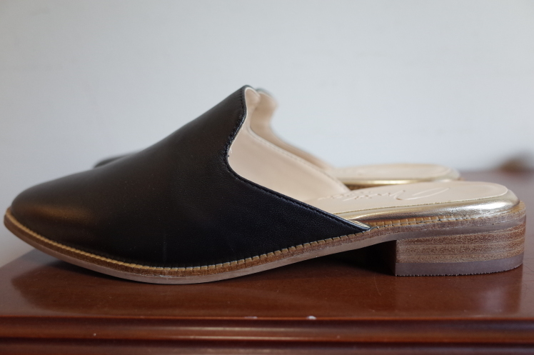 ★Leather slippers sandals★_e0269968_18333164.jpg