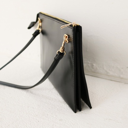 再入荷☆トゥデイフル TODAYFULLeather Shoulder Pouch_e0076692_17411846.jpg