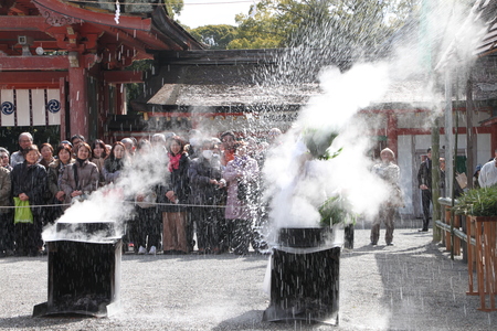 男山八幡宮　湯炊き神楽_e0048413_1875761.jpg