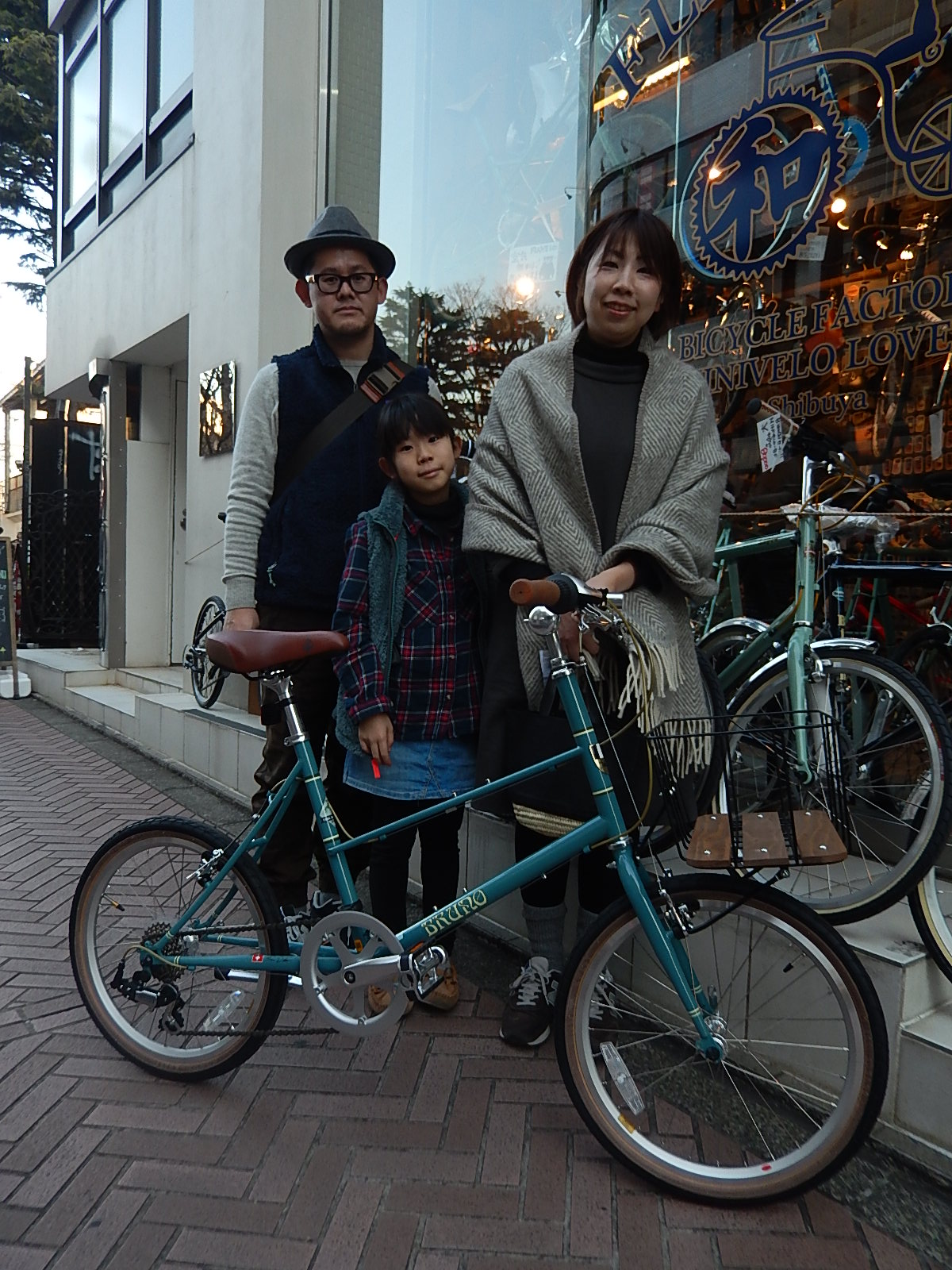 2月4日　渋谷　原宿　の自転車屋　FLAME bike前です_e0188759_1854560.jpg