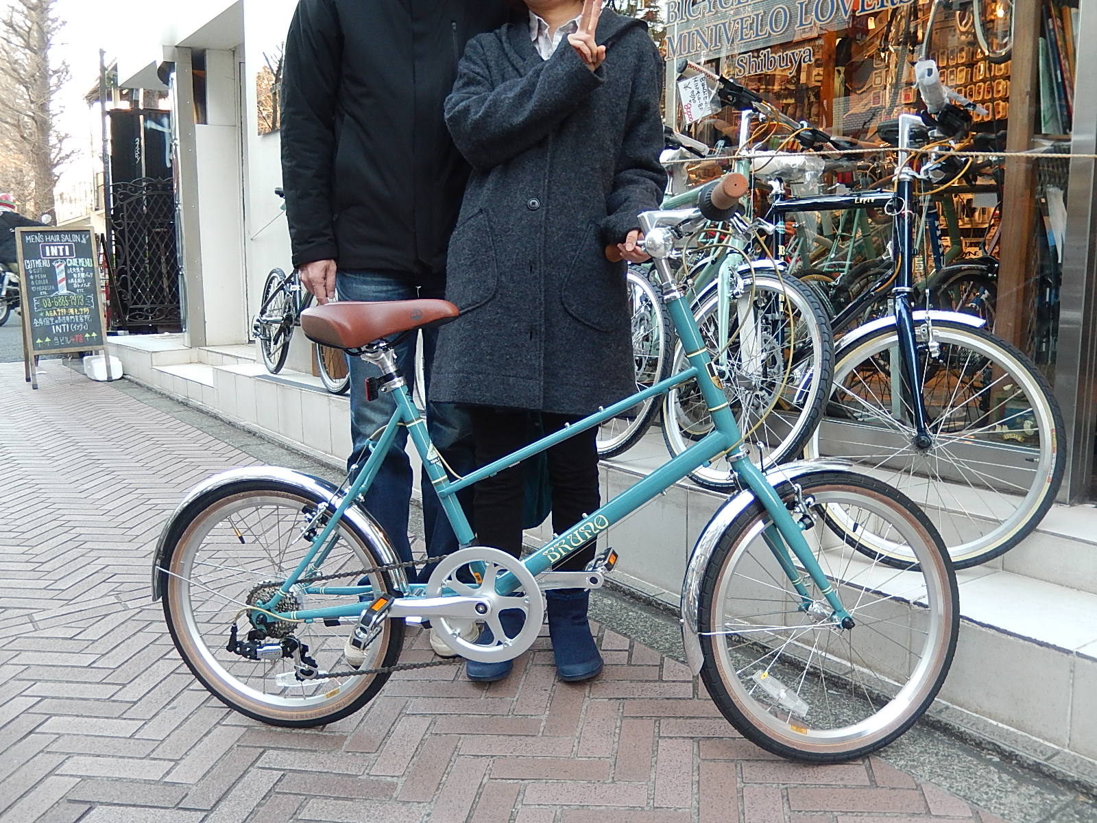 2月4日 渋谷 原宿 の自転車屋 FLAME bike前です_e0188759_188352.jpg